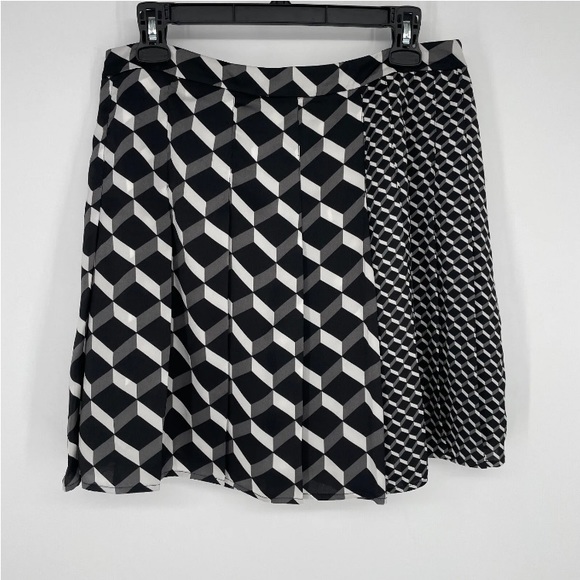 “Halogen” geometric, 3 D’s cubes, pleats 6P petite short skirt - Picture 1 of 17